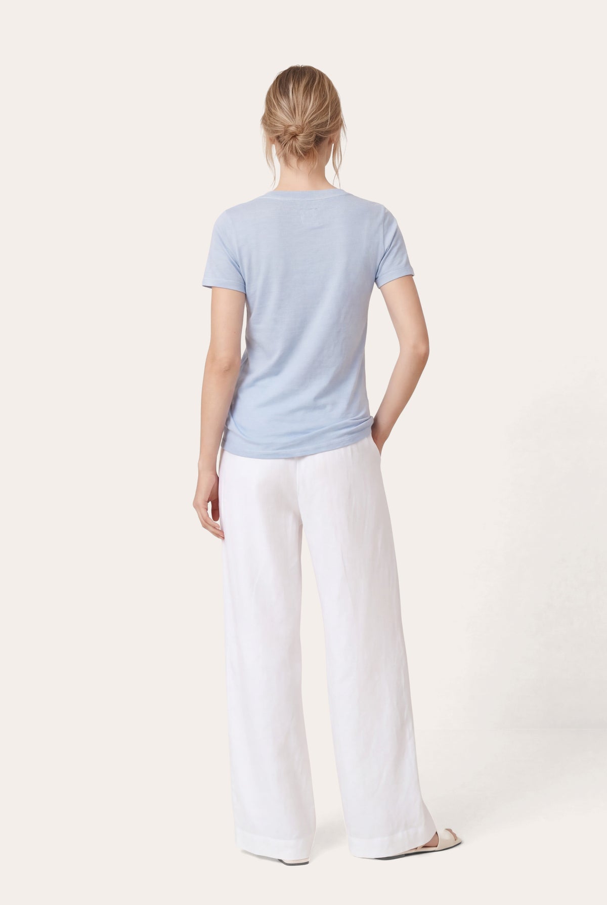 Women's Linen V-Neck T-Shirt – Safari Soft Fade, view 9
