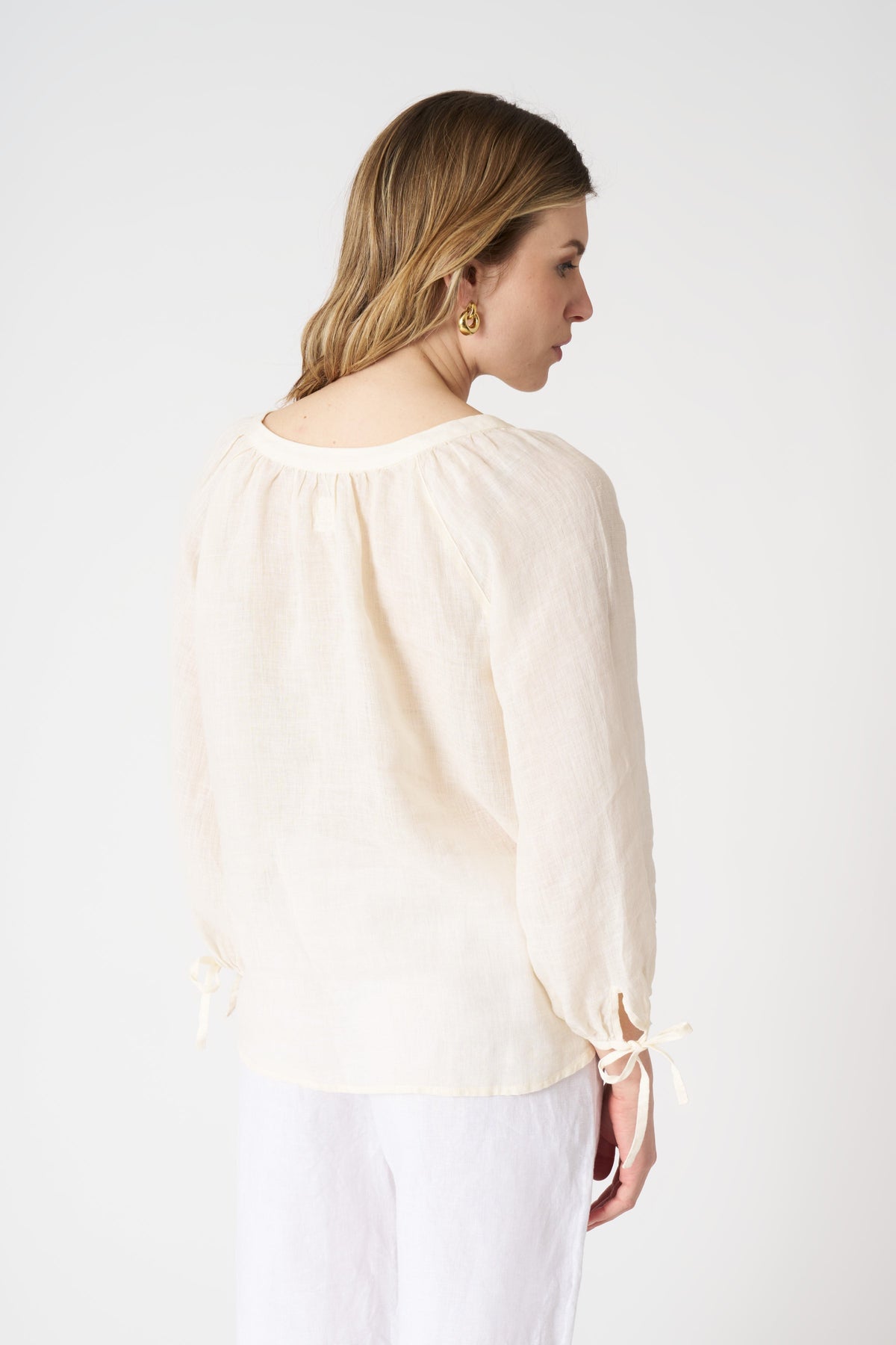 Women's Linen Blouse with Applied Pockets – Ecru, view 4