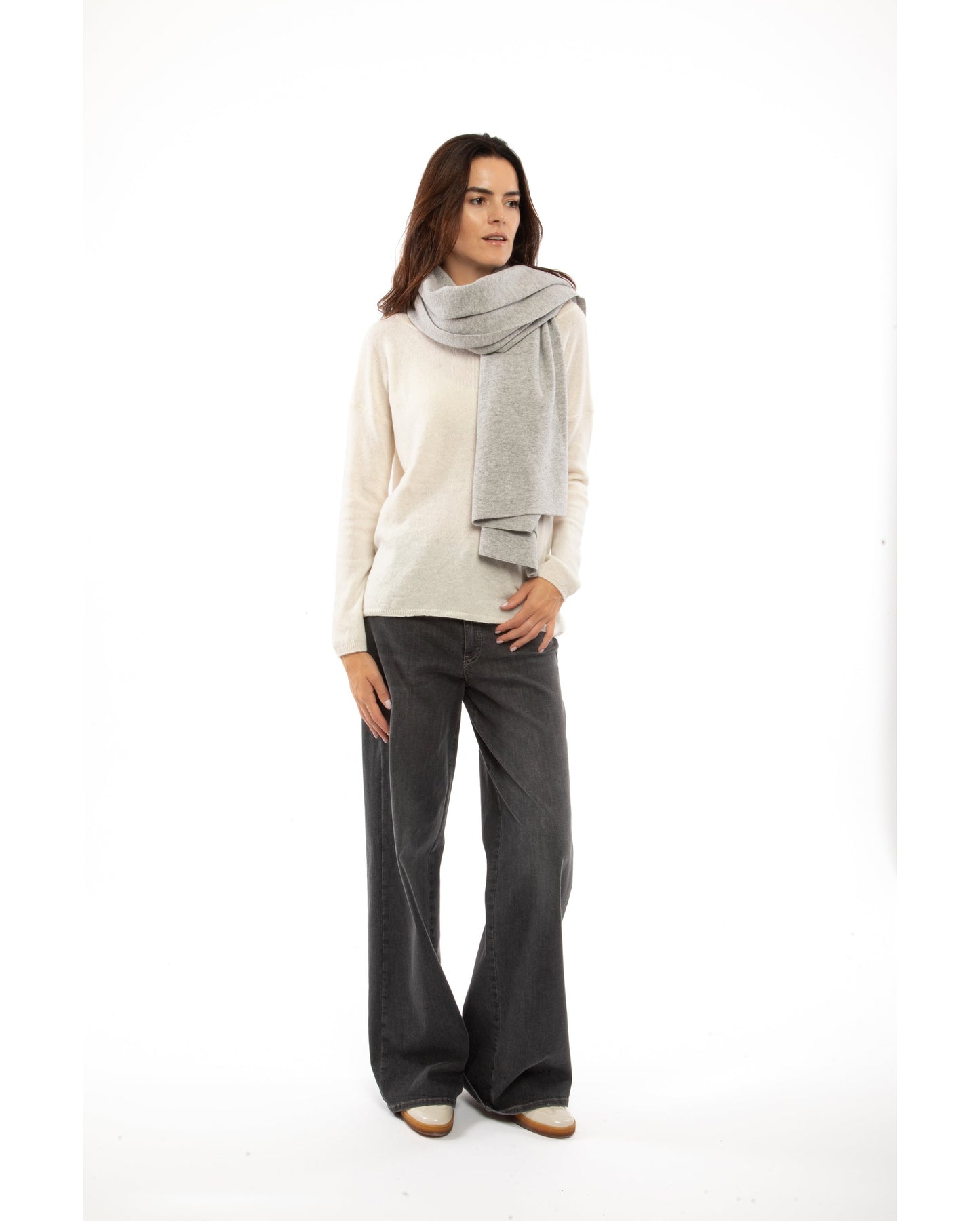 Exclusive Cashmere Stole Light Grey Made In Italy 4