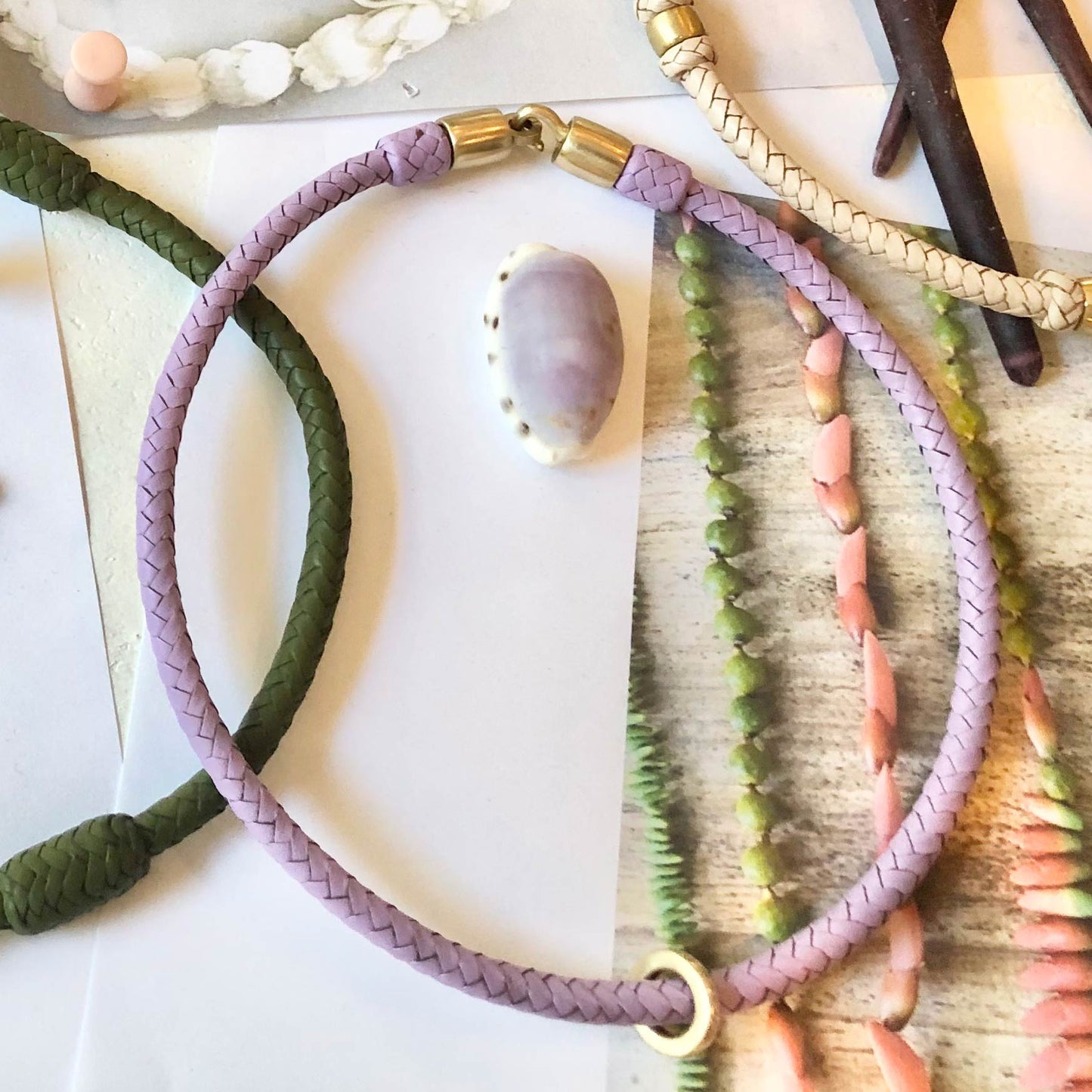 HANALEI 14KT GOLD LEATHER CHOKER with diamonds