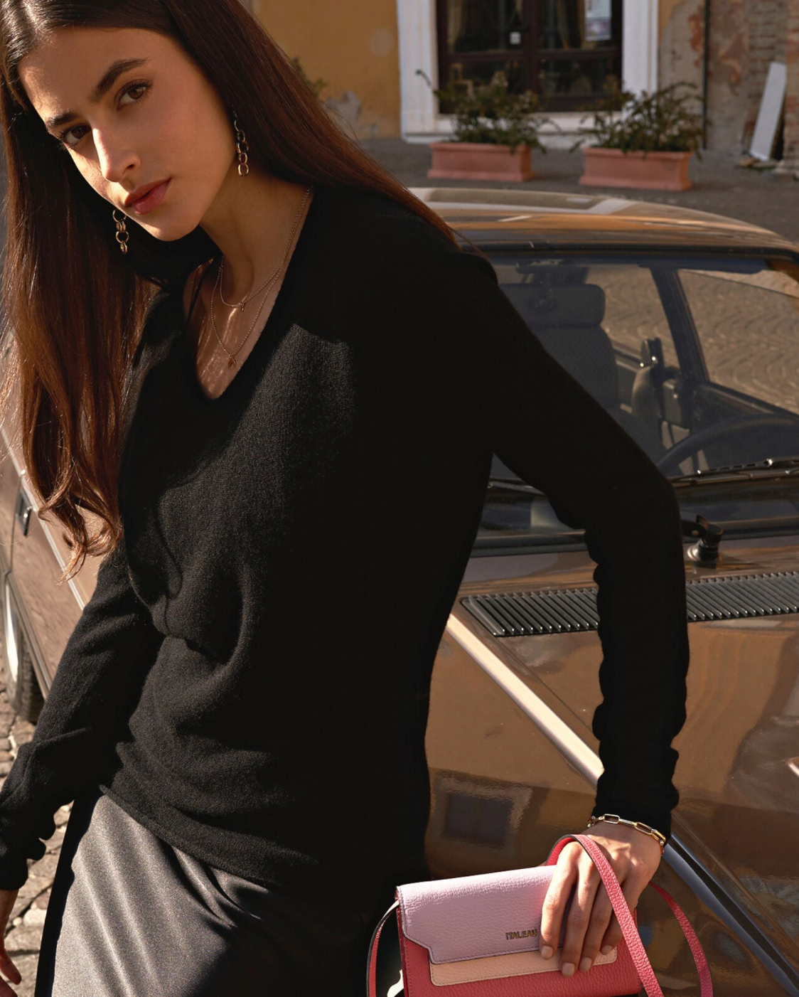 Monticelli Women's Ultra-Light Cashmere V-Neck Sweater Black 1