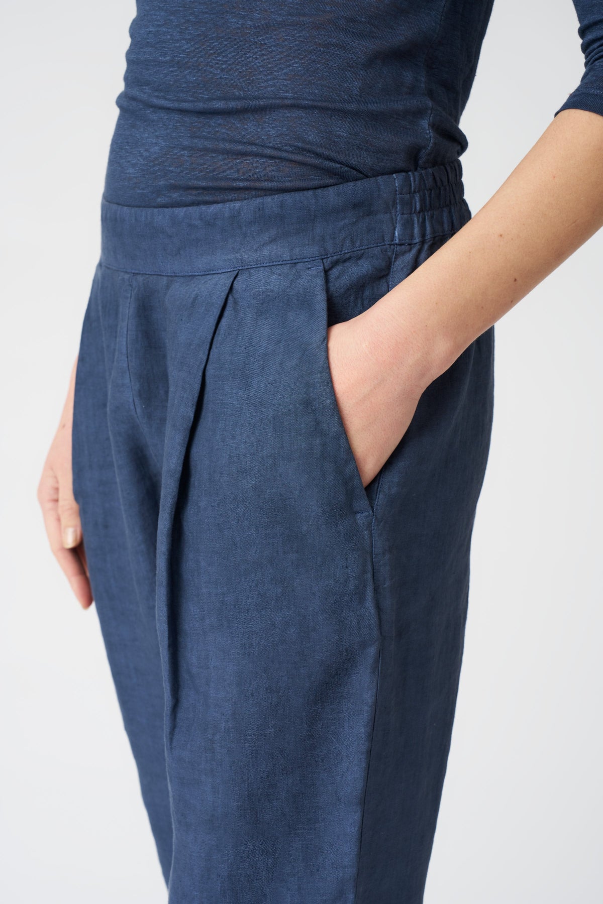 Women's Alessa Boyfriend Linen Pants – Navy Fade, view 2