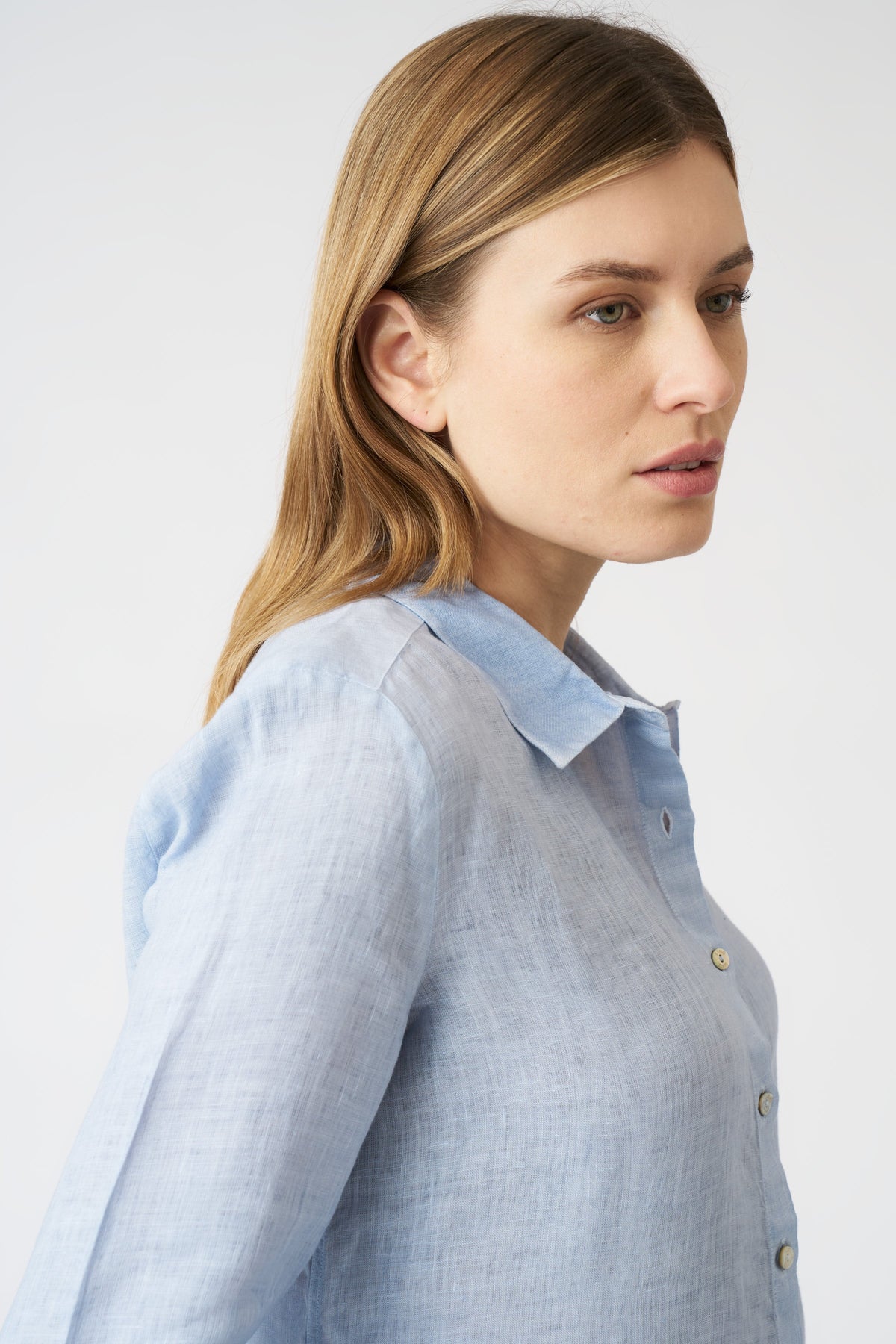 Women's Linen Regular-Fit Shirt – Sea Soft Fade, view 2