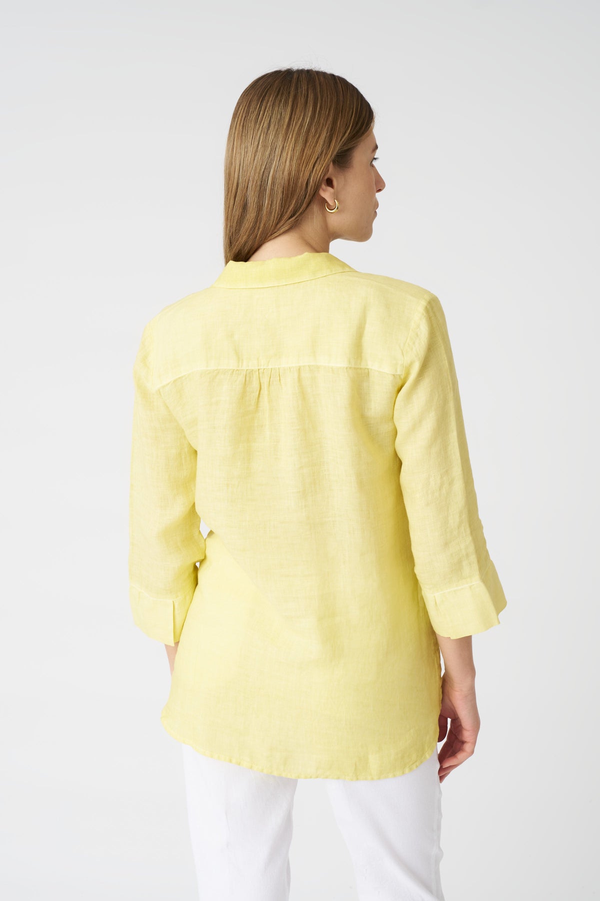 Women's Linen Regular-Fit V-Neck Shirt – Sun Soft Fade, view 4