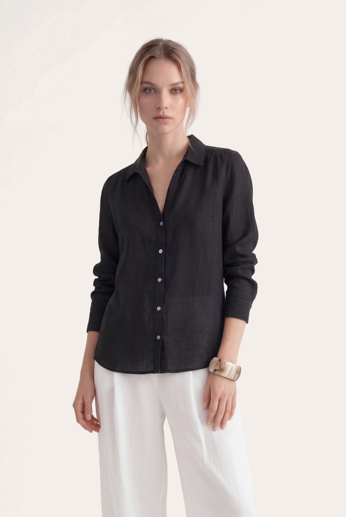 Women's Relaxed-Fit V-Neck Linen Shirt – Black, view 2