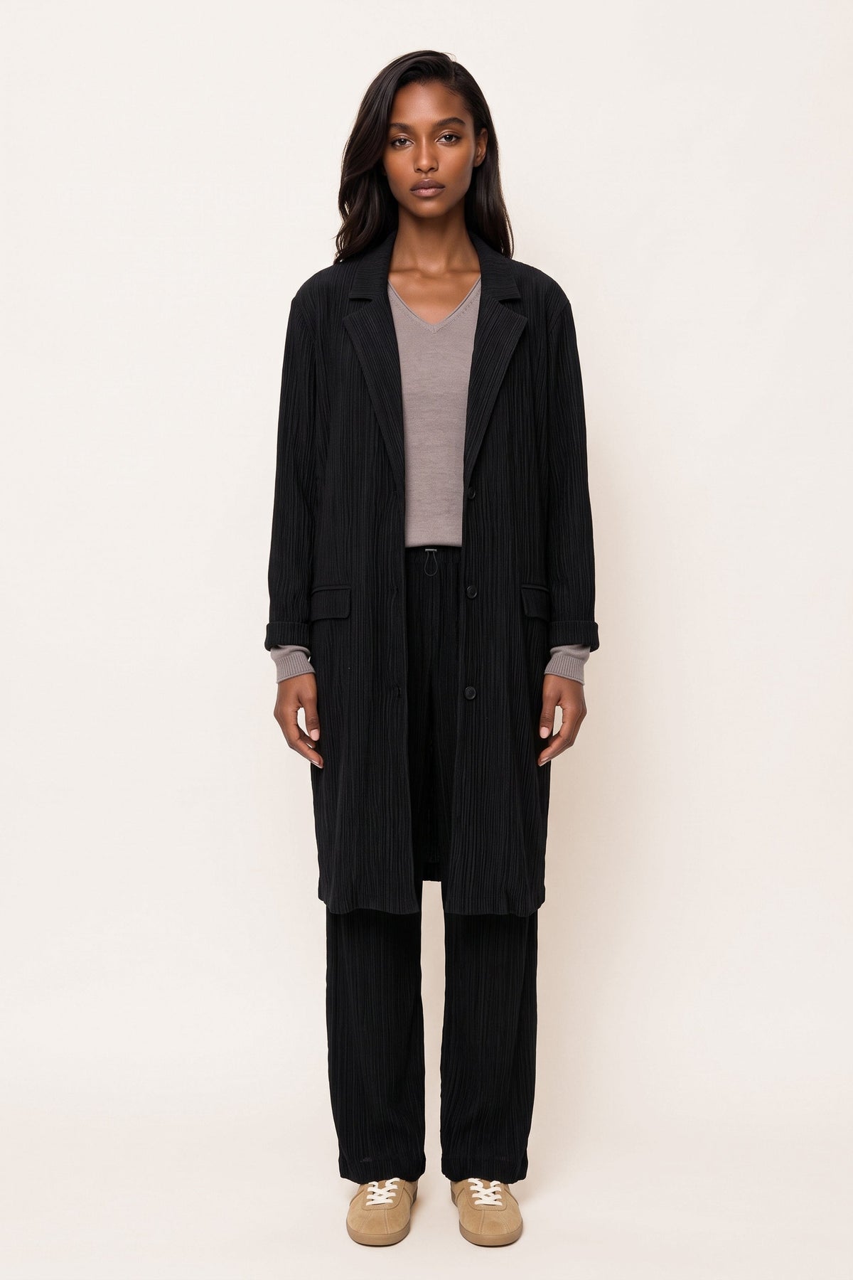 Women's Relaxed-Fit Plissé Wool-Viscose Coat – Black, view 1