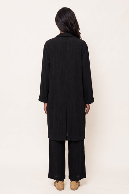 Women's Relaxed-Fit Plissé Wool-Viscose Coat – Black, view 2