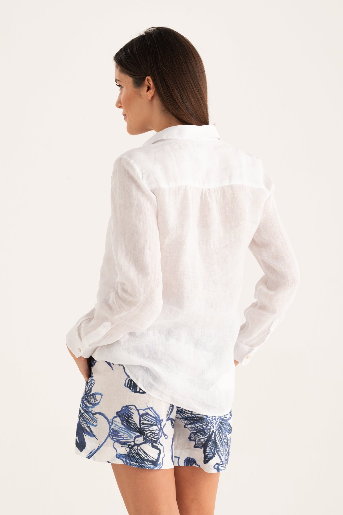 Women's Relaxed-Fit V-Neck Linen Shirt – White, view 6