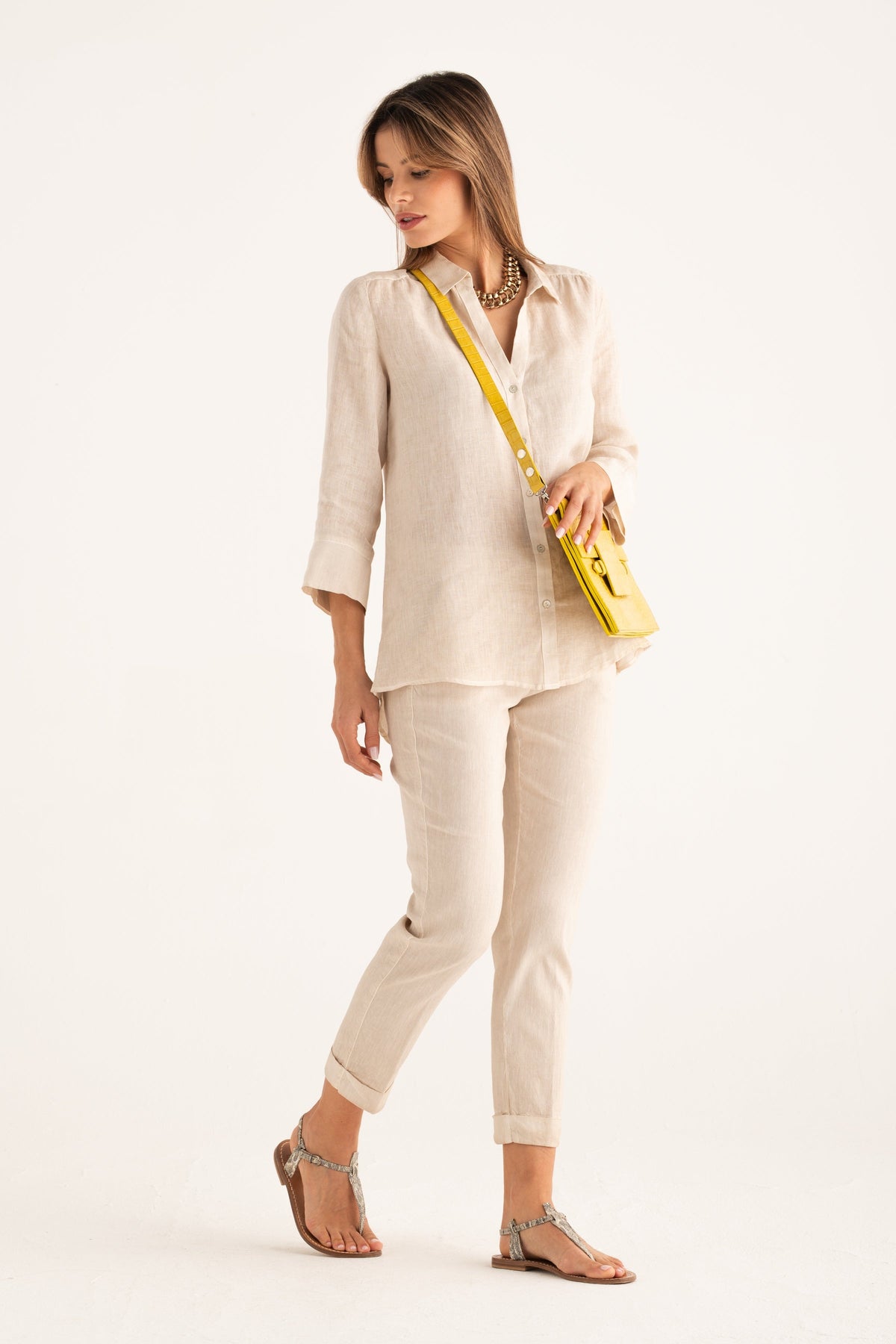 Women's Linen Relaxed-Fit V-Neck Shirt – Safari Soft Fade, view 4