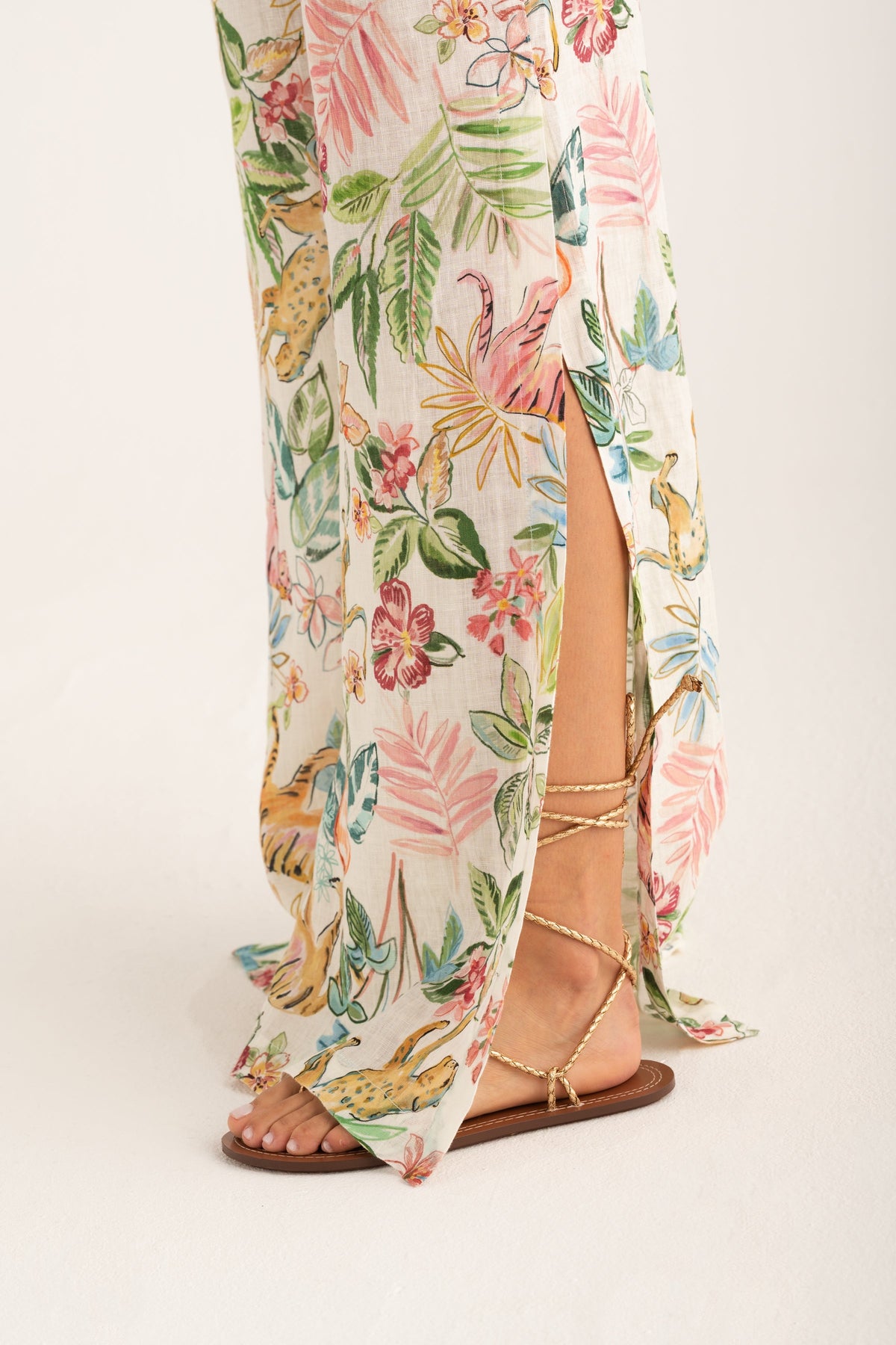 Women's Jungle Wide-Leg Linen Pants with Side Slits – Print, view 3