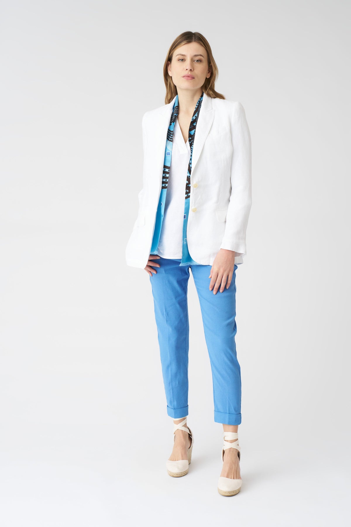 Women's Linen Relaxed V-Neck Blouse – White, view 3