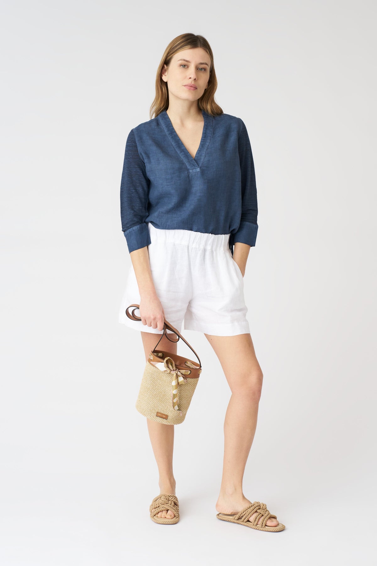 Women's Linen Relaxed V-Neck Blouse – Navy Fade, view 3