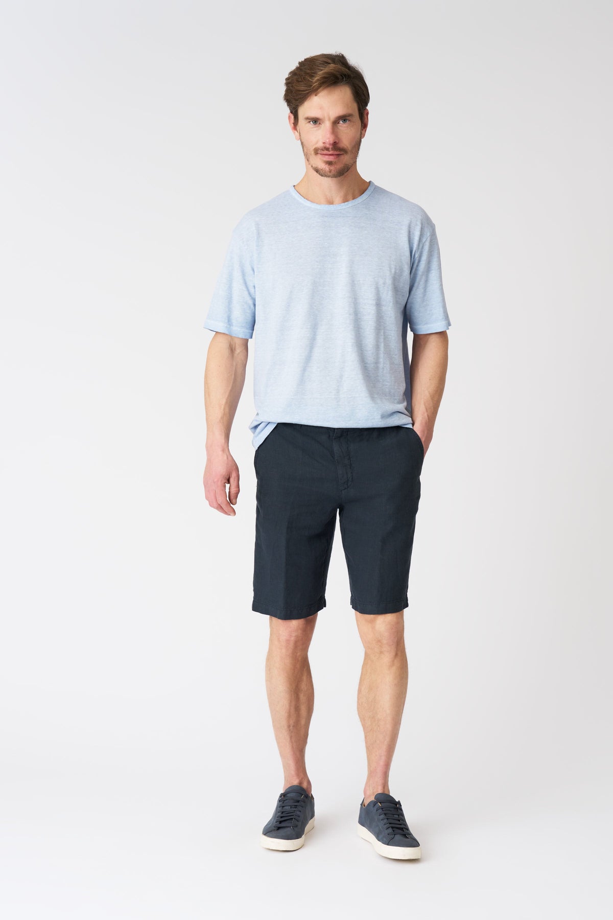 Men's Linen Chino Shorts with Pleats – Night Blue, view 1