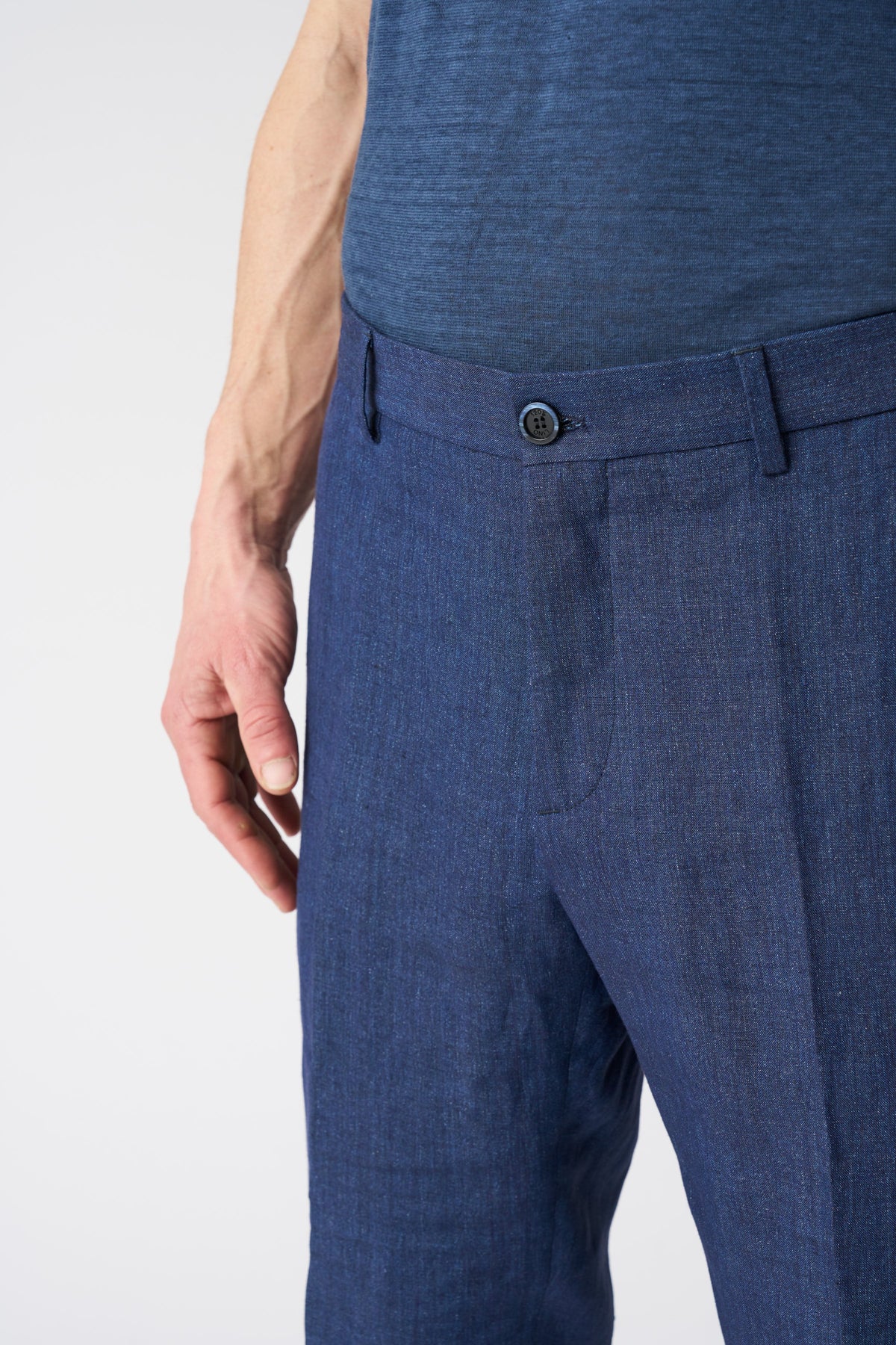 Men's Linen Chino Pants with Pleats – Navy, view 2