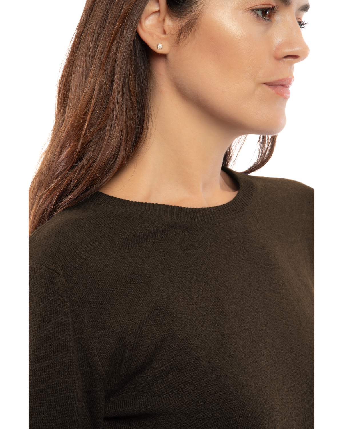 Coffee cashmere crew neck dress, close-up of the ribbed crew neckline