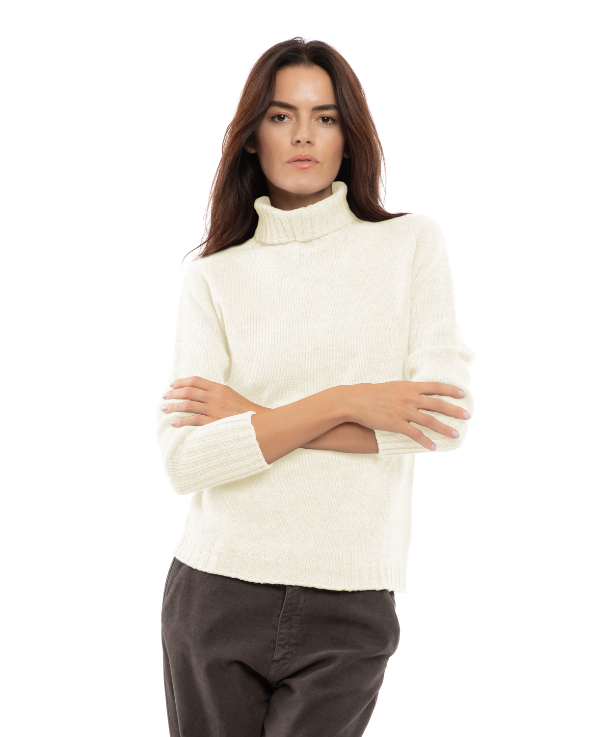 Women's classic cashmere turtleneck sweater in Milk White, front view on a model