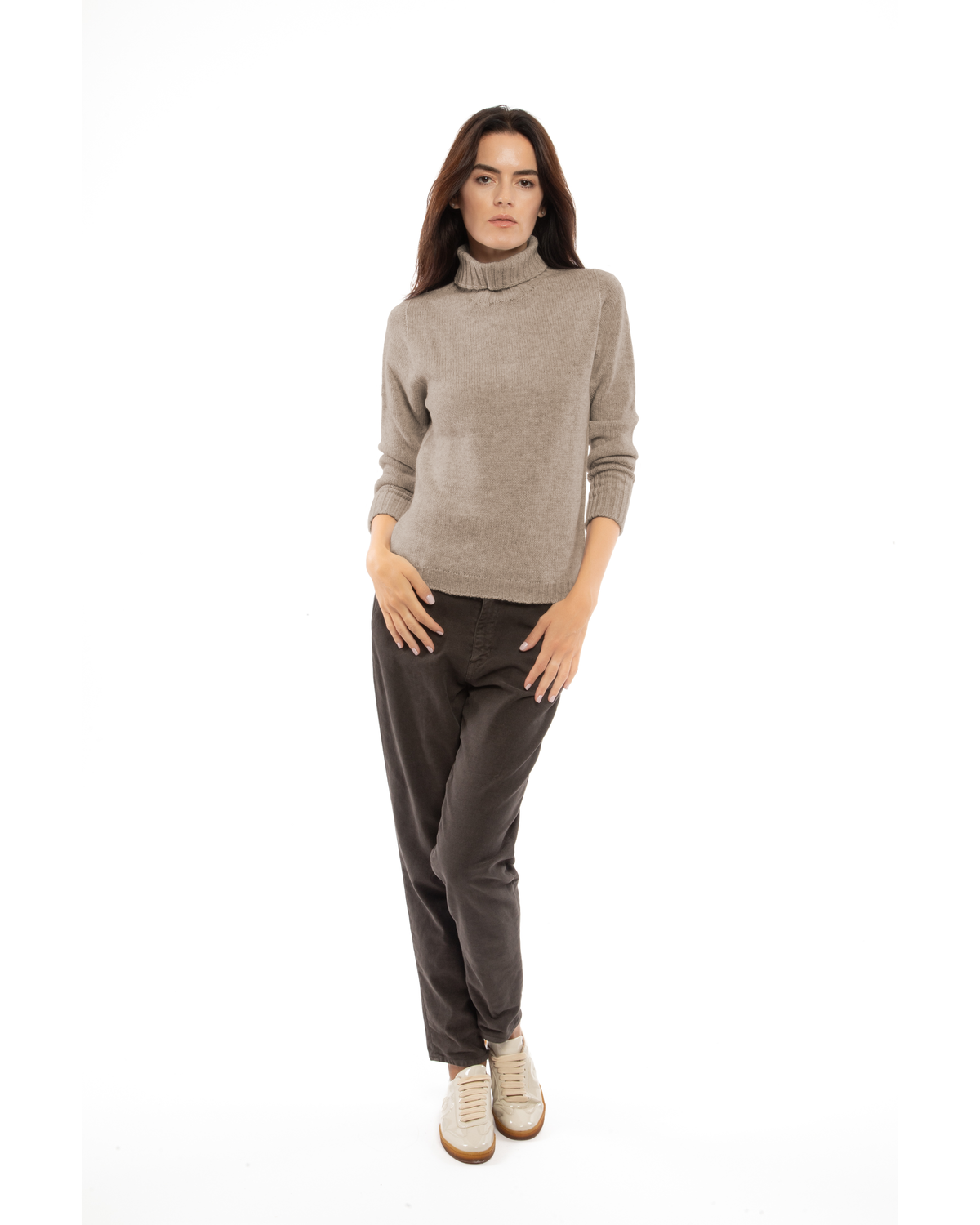 Women's classic cashmere turtleneck sweater in Taupe, full-length outfit view on a model