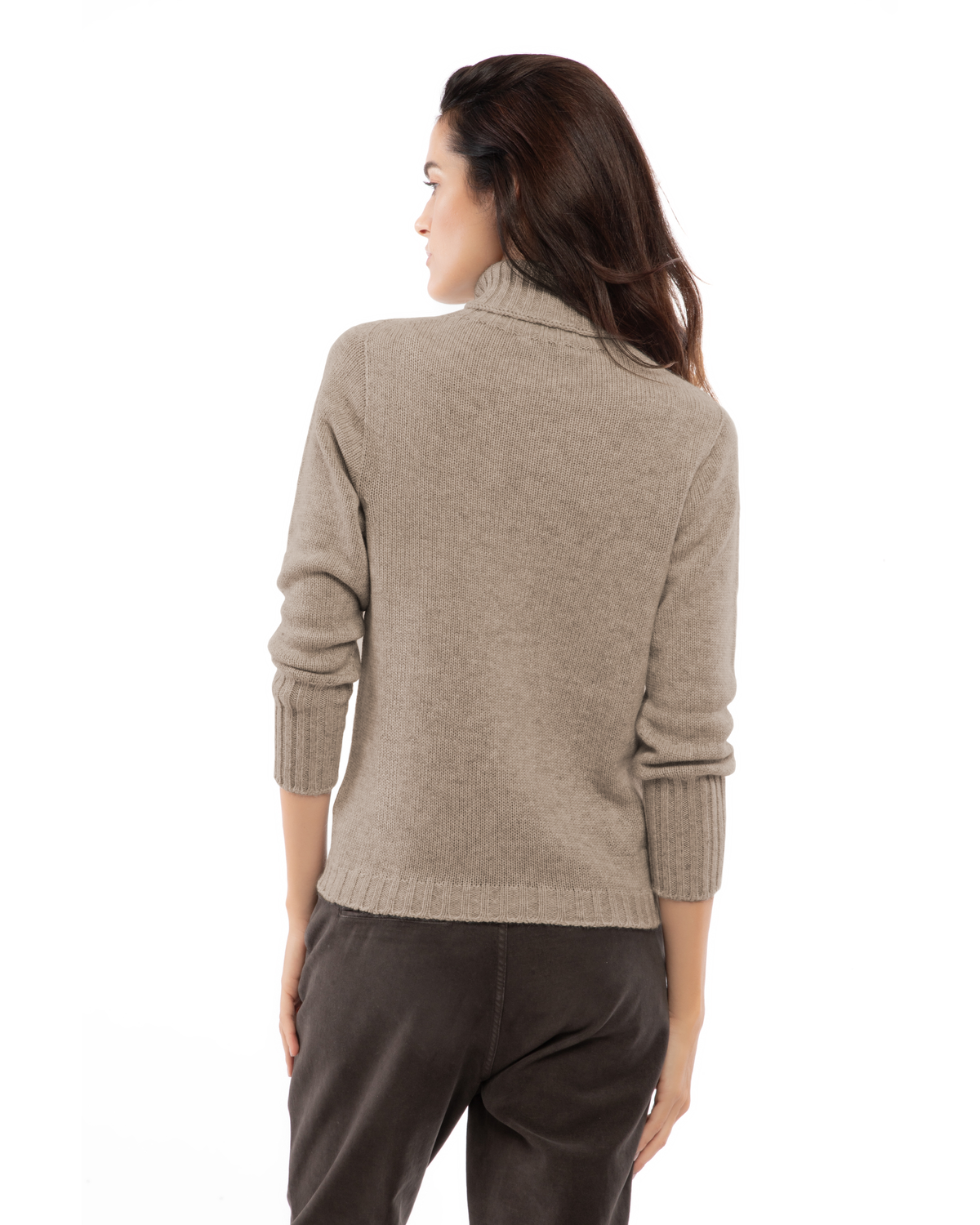 Women's classic cashmere turtleneck sweater in Taupe, back view on a model