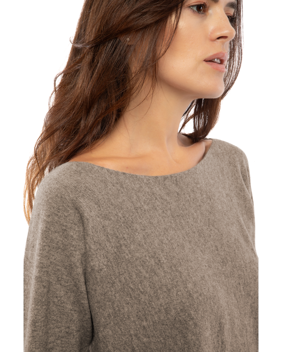 Women's cashmere maxi lounge boatneck sweater in Taupe, close-up of the boat neckline and shoulder