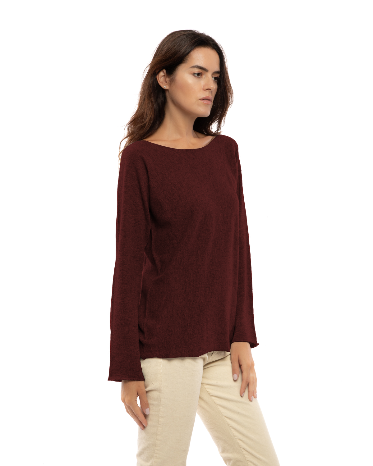 Women's cashmere maxi lounge boatneck sweater in Bordeaux, three-quarter view on a model