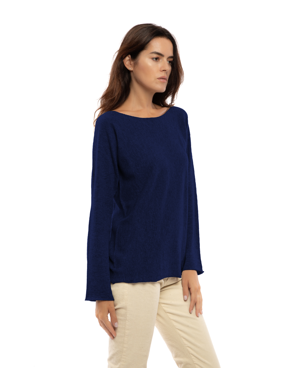 Women's cashmere maxi lounge boatneck sweater in Blue, three-quarter view on a model