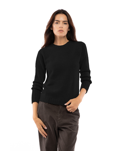 Front view of the black cashmere crewneck sweater with ribbed trim