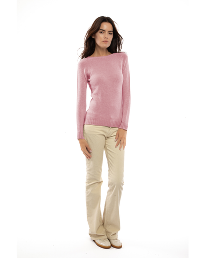 Baby pink cashmere raglan crewneck sweater, front view on a model.
