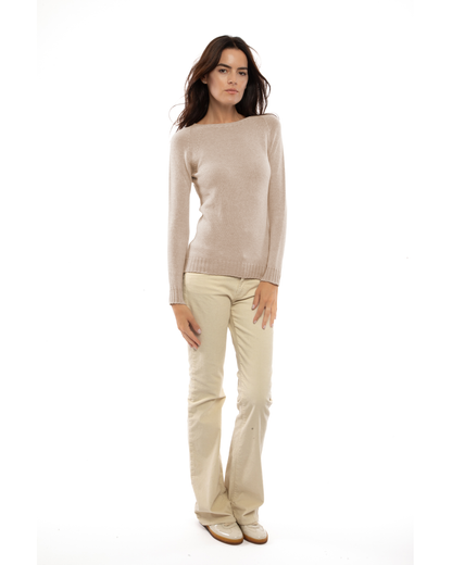 Model wearing the beige cashmere raglan crewneck sweater