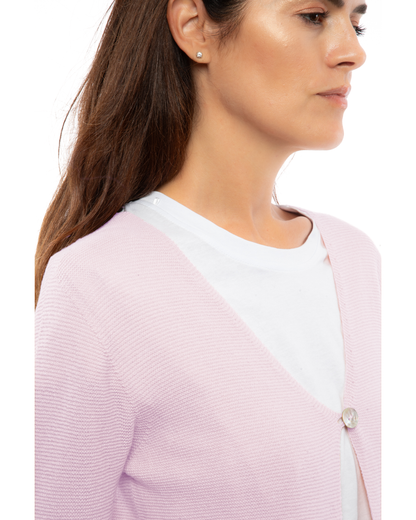 Women's cashmere links stitch duster cardigan in Lilac, close-up of the neckline, button and links stitch texture