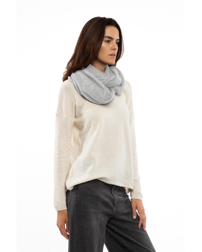 Women's Maxi Pure Cashmere Infinity Scarf Light Gray — view 3