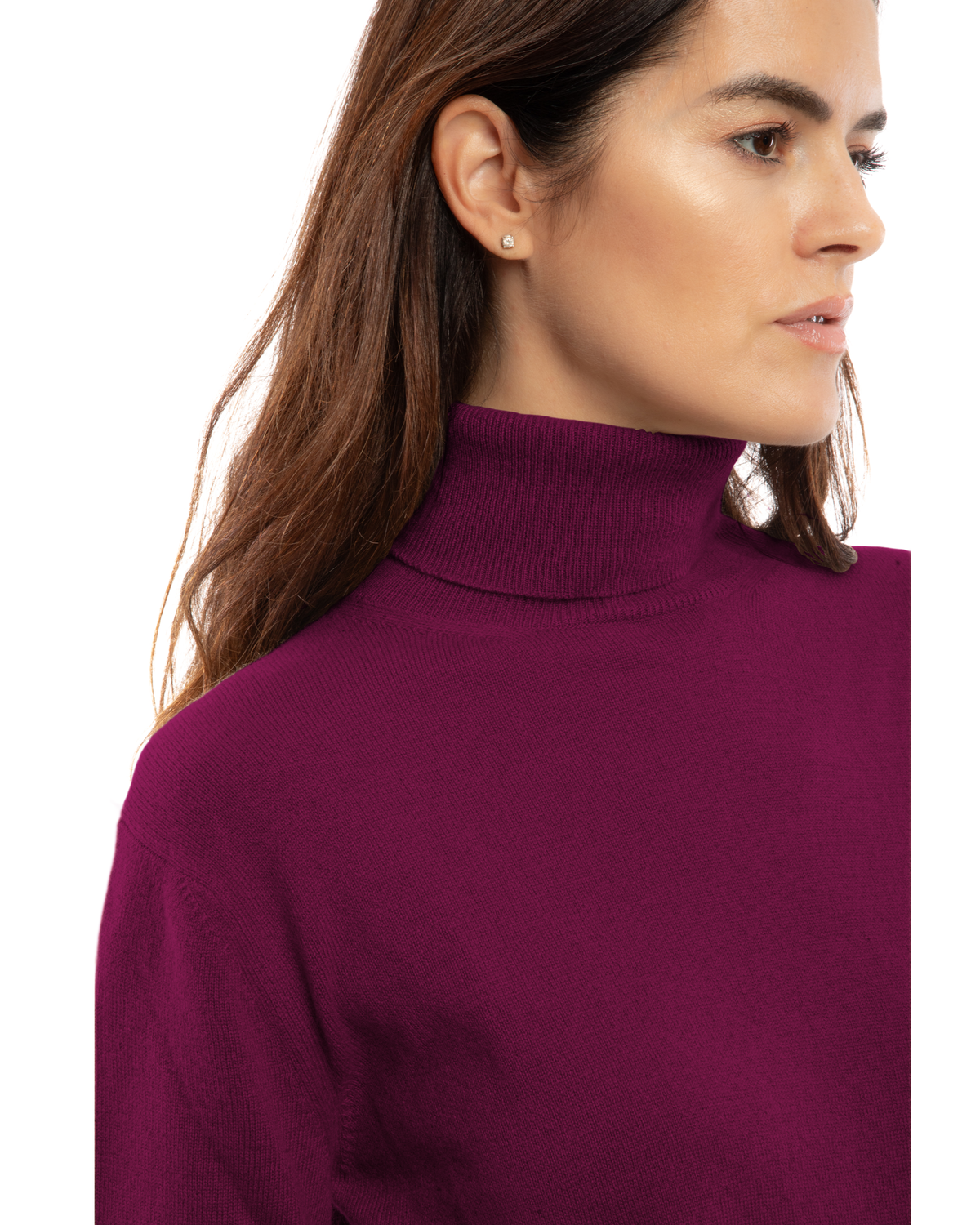 Women's cashmere turtleneck sweater in Magenta, close-up of the turtleneck and shoulder