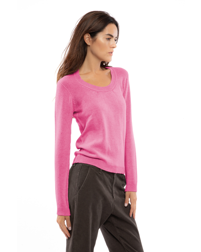 Fuchsia cashmere scoop neck, three-quarter view on a model