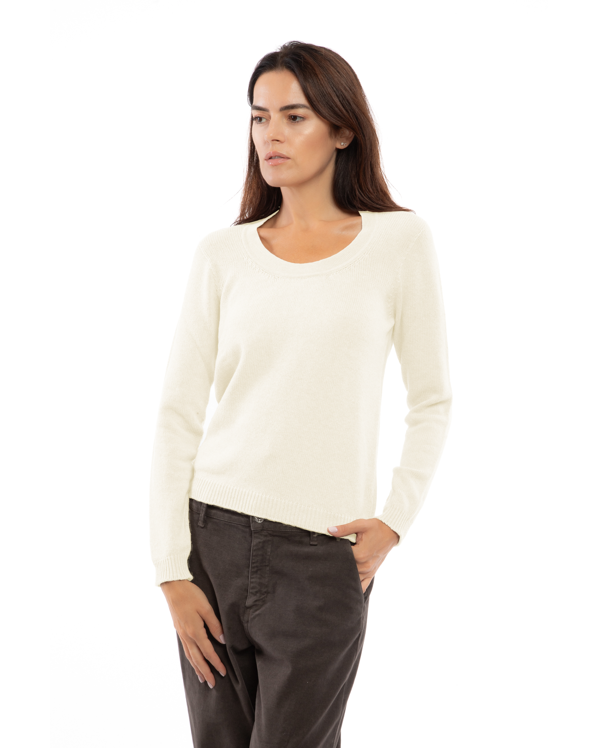Model wearing a cashmere scoop-neck sweater in milk white, front view