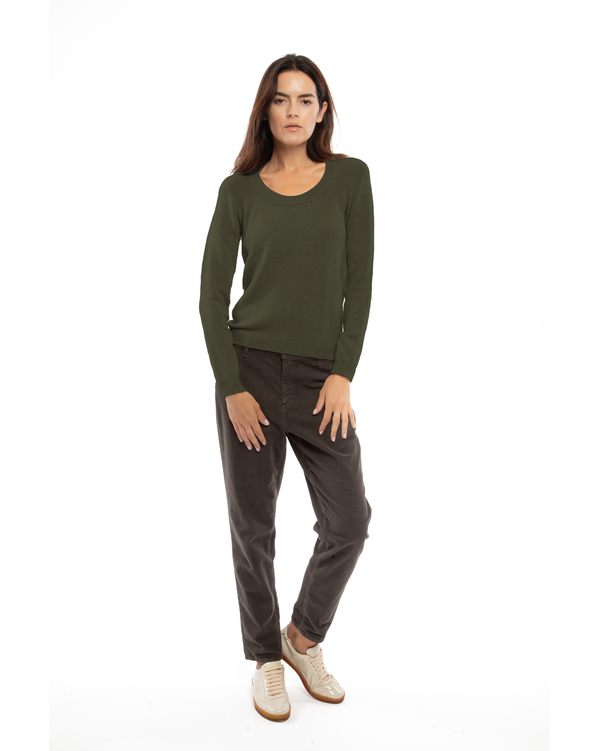 Women's Ultra-Light Pure Cashmere Scoop Neck Olive Green — view 2