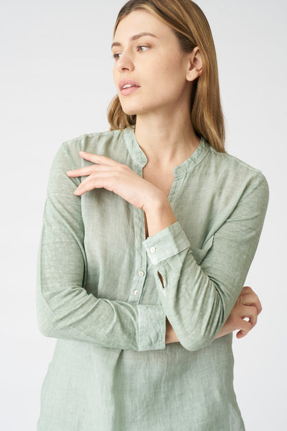 Women's Linen Blouse with Side Slits – Pistache Soft Fade, view 2