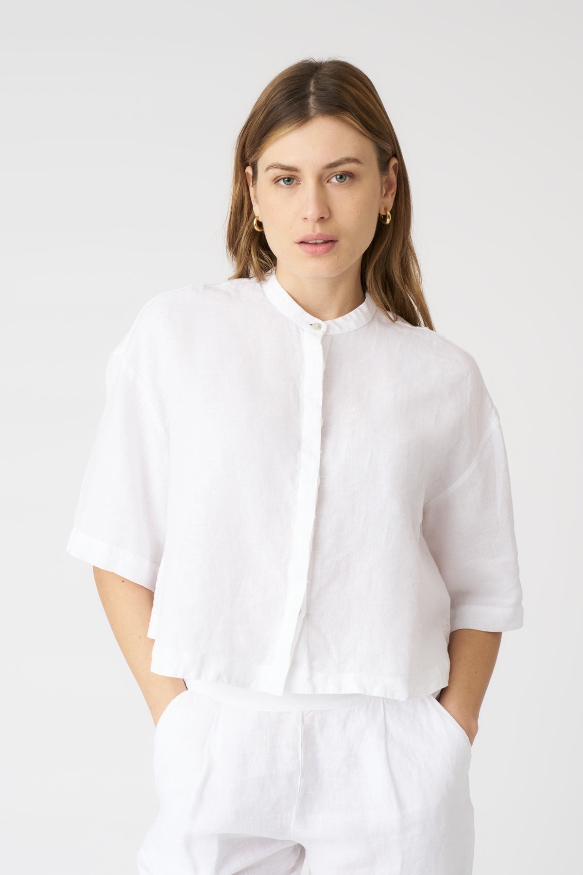 Women's Linen Mandarin Collar Cropped Shirt – White, view 1