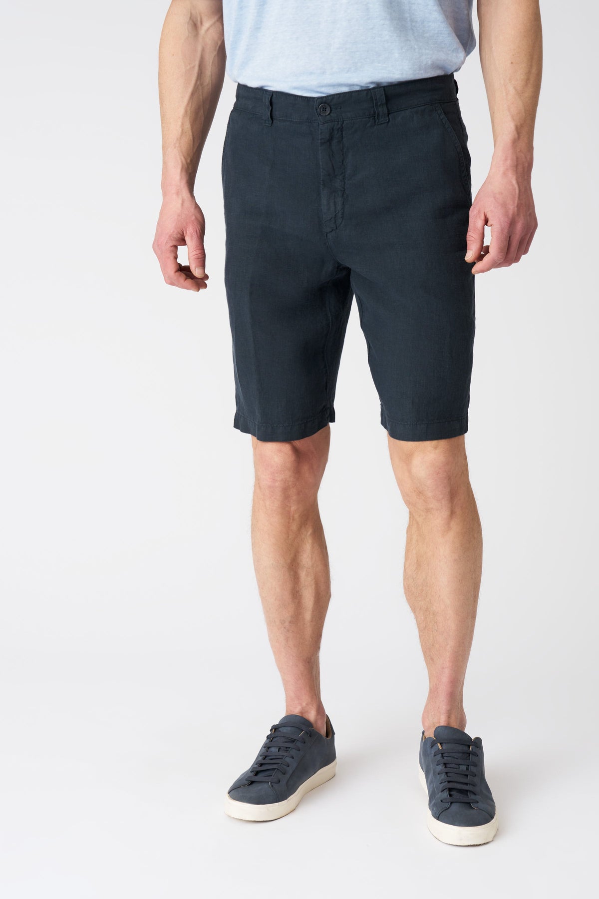 Men's Linen Chino Shorts with Pleats – Night Blue, view 3