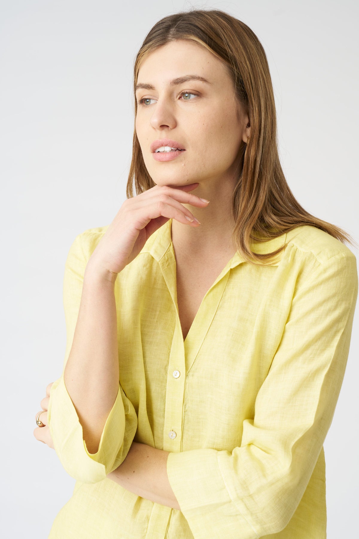 Women's Linen Regular-Fit V-Neck Shirt – Sun Soft Fade, view 2