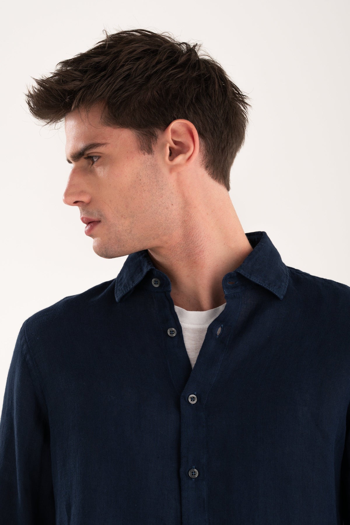 Men's Long-Sleeve Contemporary Fit Linen Shirt – Navy Fade, view 3