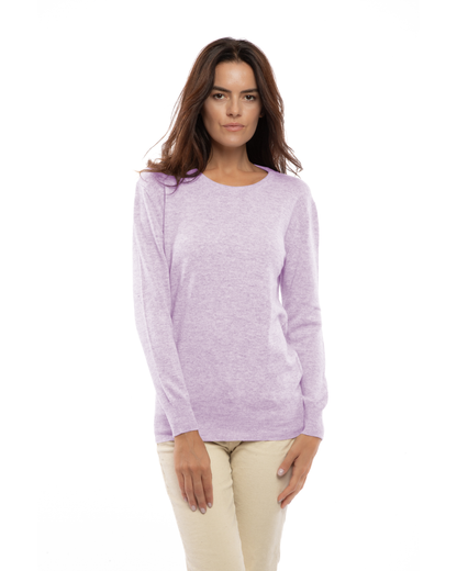 Lilac pure cashmere classic crewneck sweater, front view on a model.