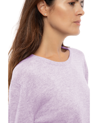 Lilac pure cashmere classic crewneck sweater, close-up of the crew neckline and cashmere texture.