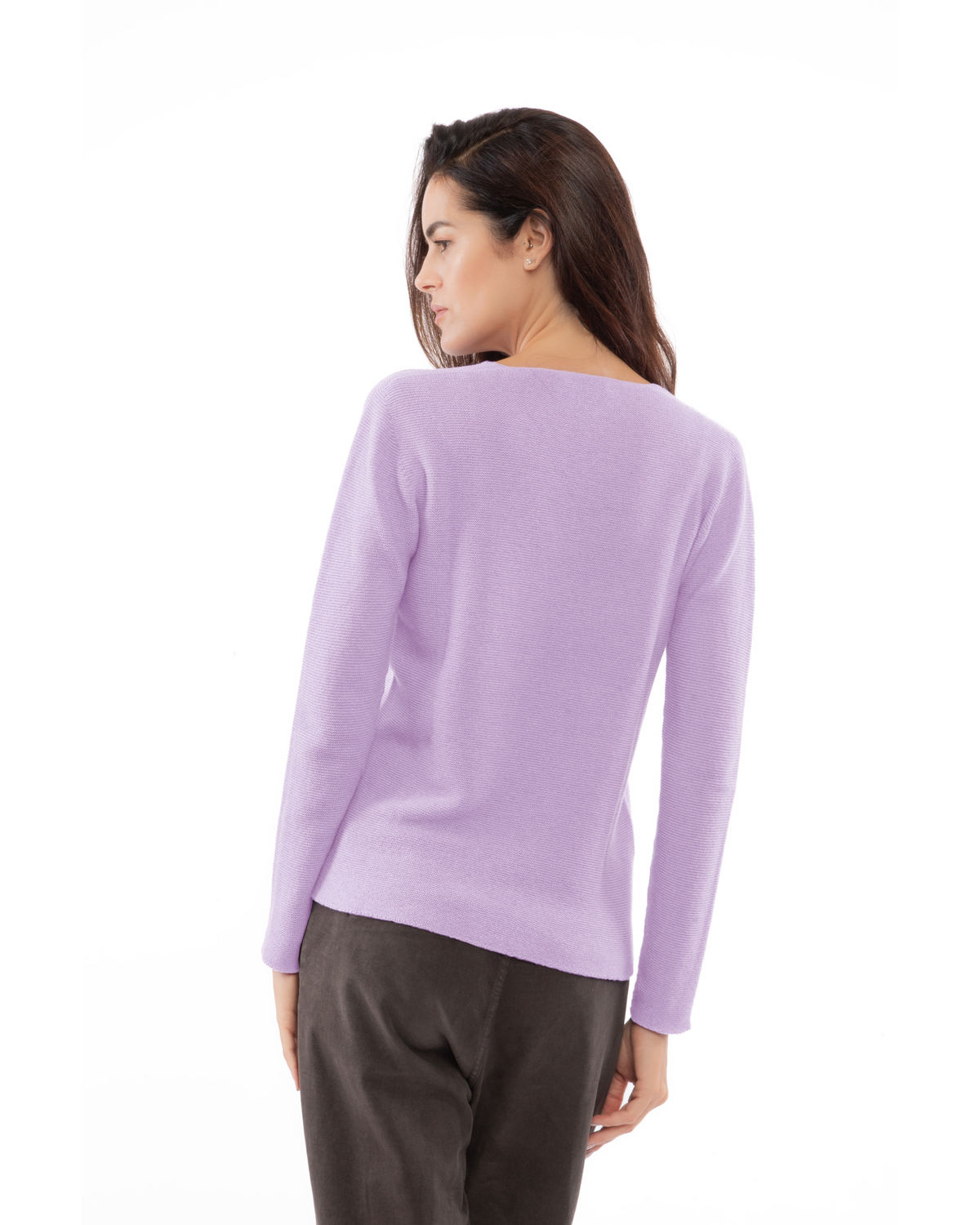 Lilac pure cashmere links-stitch V-neck sweater, back view on a model.