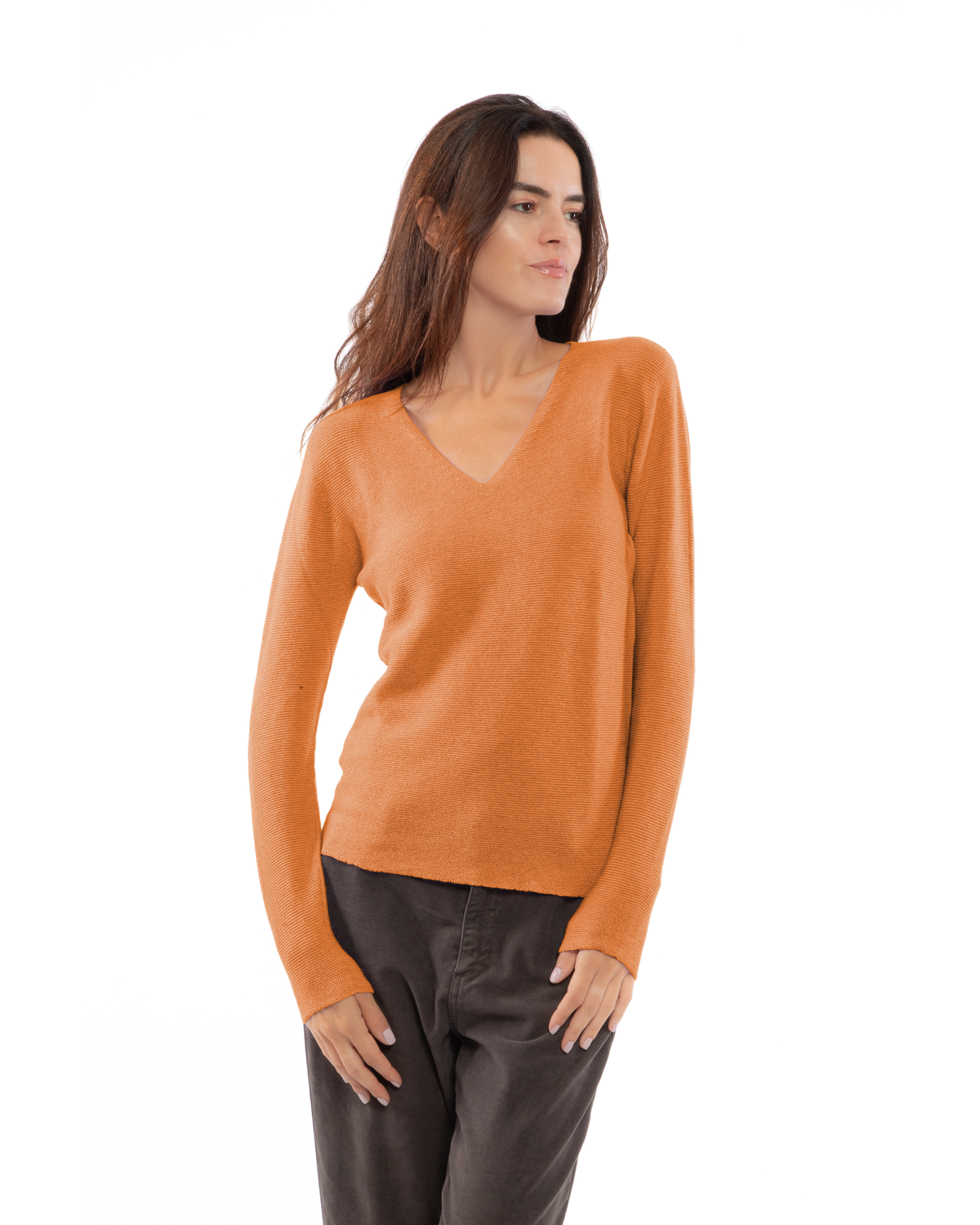 Saffron pure cashmere links-stitch V-neck sweater, model view.