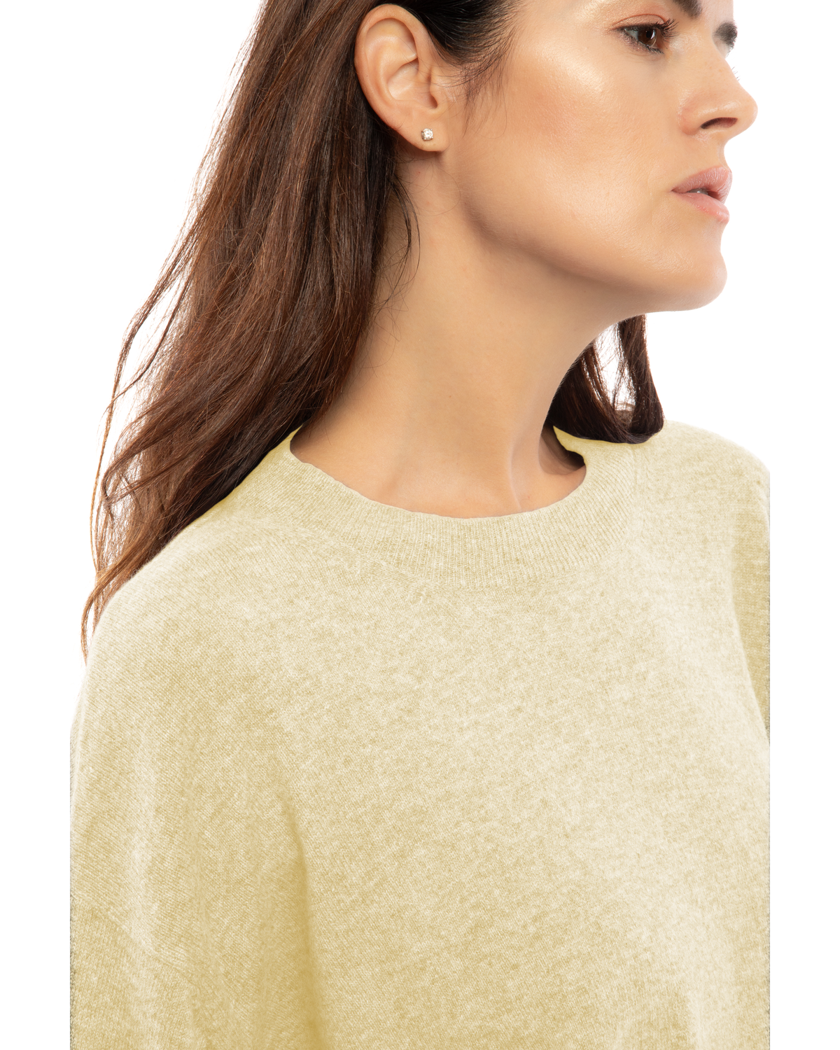 Butter Yellow pure cashmere oversized crewneck sweater, close-up of the crew neckline and knit texture.